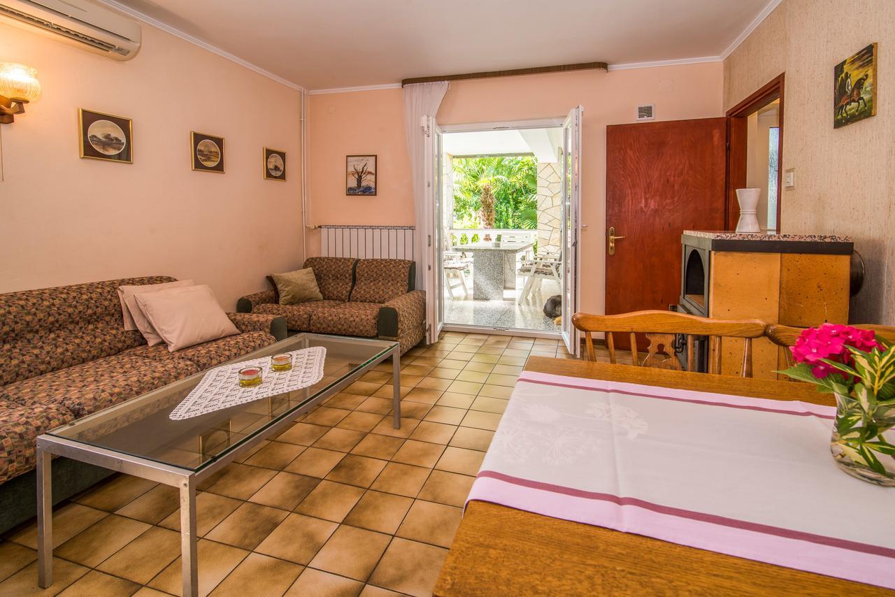 Apartments Palme Малинска Экстерьер фото