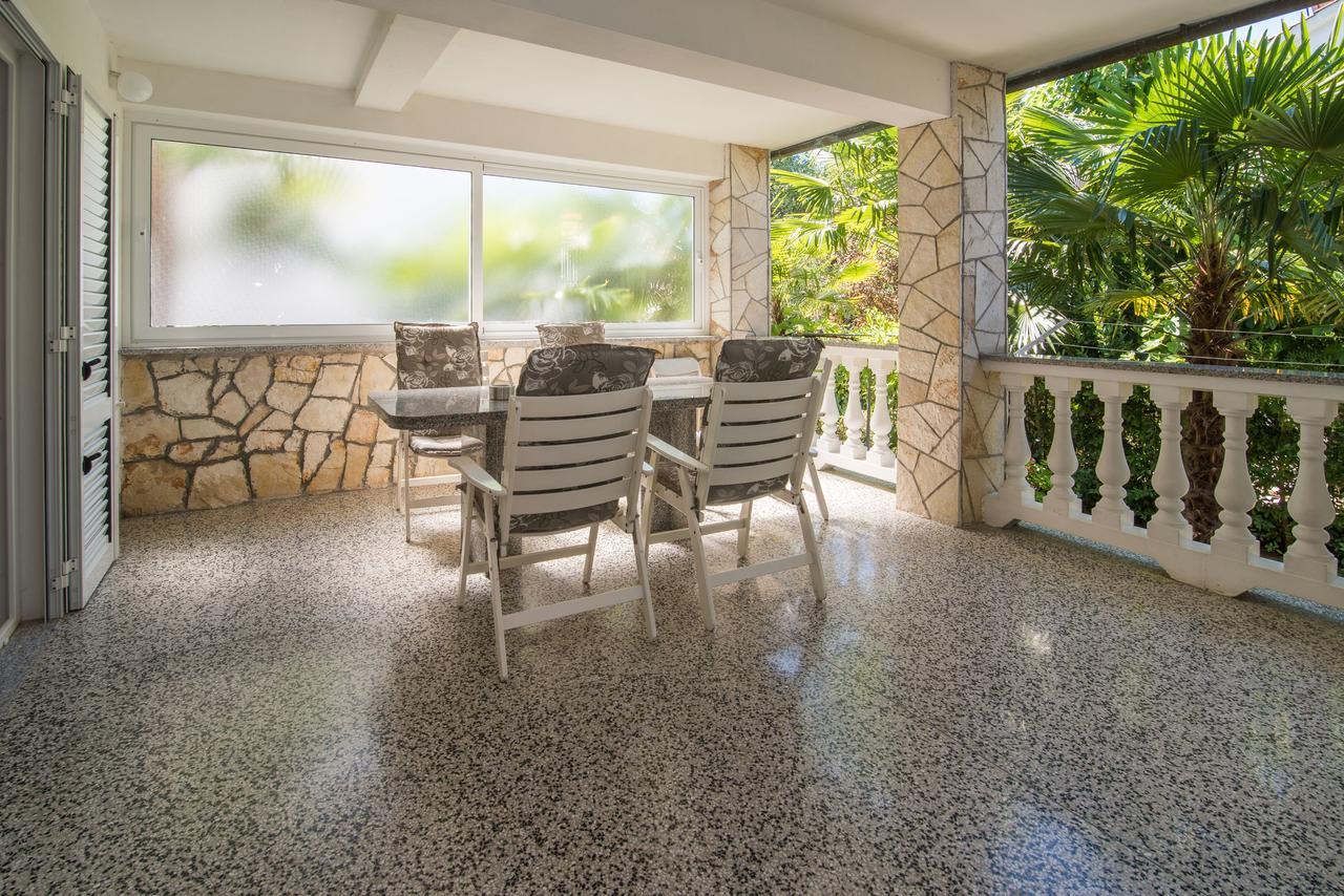 Apartments Palme Малинска Экстерьер фото