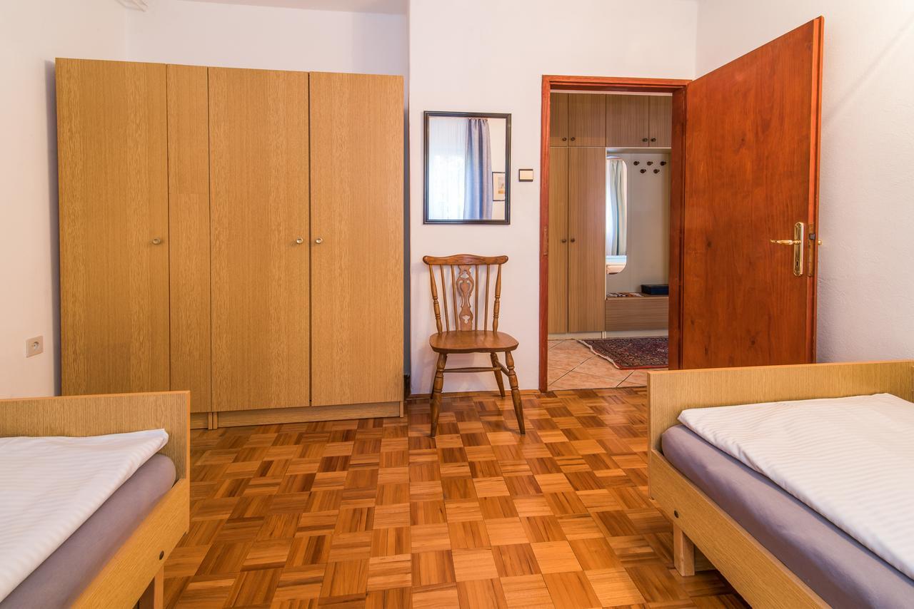Apartments Palme Малинска Экстерьер фото